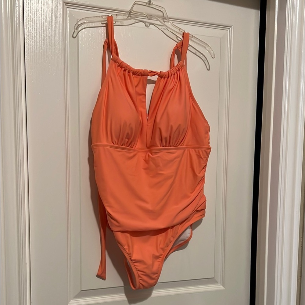 NWT Kona Sol Tummy Control Full Seat Coverage Swimsuit